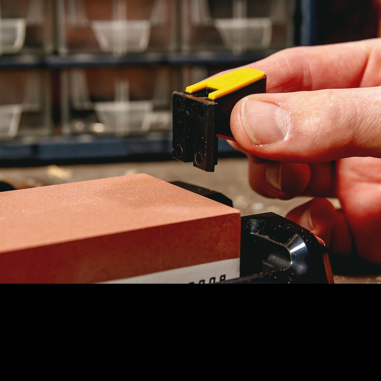 Work Sharp Benchtop Whetstone 2 Work Sharp Benchtop Whetstone - Image 2