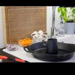 Petromax Poultry Roaster CF30 8 Petromax Poultry Roaster CF30 -Lansky Knives Sales Store p4 px cf30det2 33828.1587401779